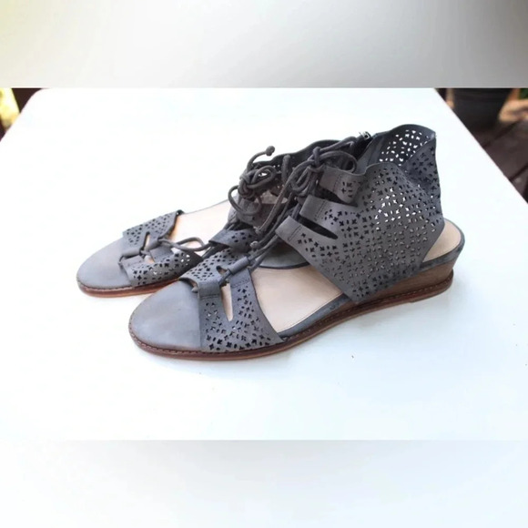 Vince Camuto sandals - Picture 7 of 8